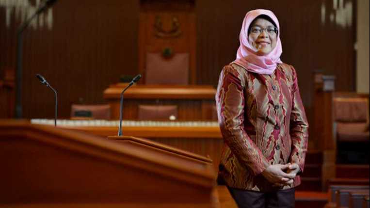 Dünyanın İlk Türbanlı Cumhurbaşkanı: Halime Yakub 