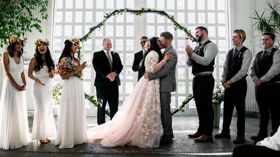 Bir Yastıkta Kocayın: Evliliğin Tarihi