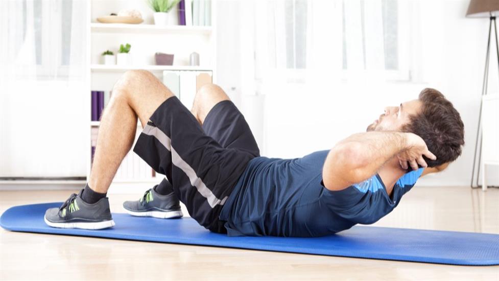 Evde Spor Mümkün: İnanç Akbaş Rehberliğinde Adım Adım Karın Kaslarınızı Geliştirin