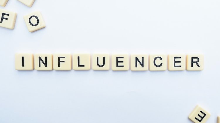 Learn How to Be a Social Media influencer