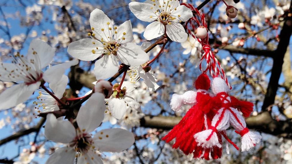 Yüzyıllardır Süren Bulgar Geleneğinin Detaylarını Öğrenin: Marteniçka Nedir?
